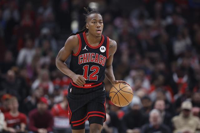 周琦5投2中仅得10分 罚球三不沾登上微博热搜