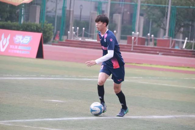 库里31+8华子28分 勇士险胜森林狼回西部第十