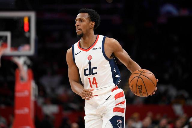 米切尔28分班凯罗空砍39分 骑士险胜魔术3-2